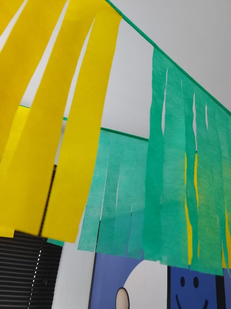 Varal/Bandeirinha Em Tiras Tnt Color Reutilizável 10 Metros - Imagem 4